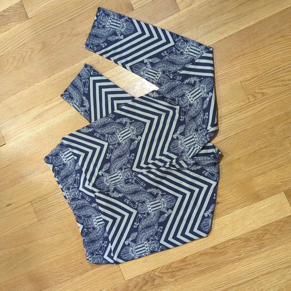 LuLaRoe Americana Leggings - OS